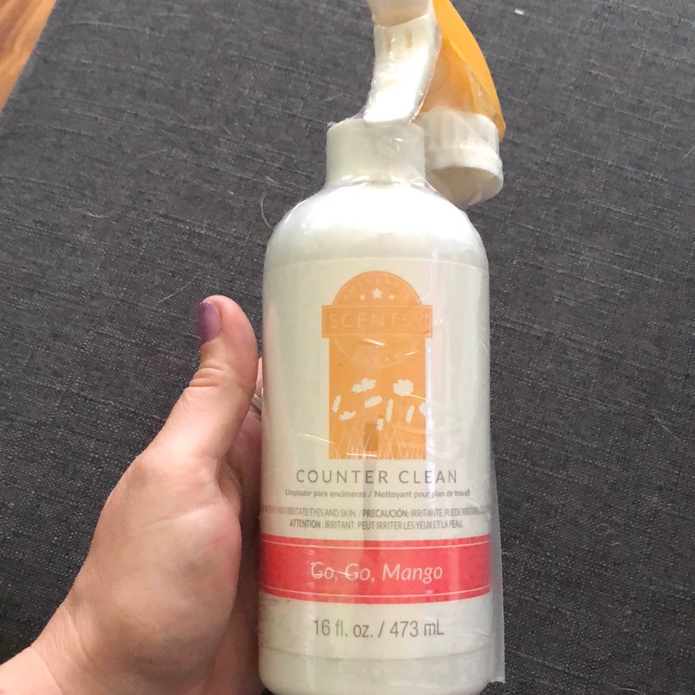 Brand new Scentsy counter clean Go Go Mango